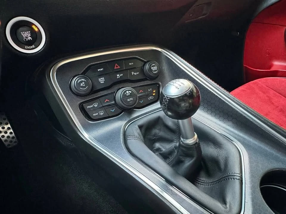 2015 Dodge Challenger SRT8 & 392 3rd Gen - Image 8 of 14