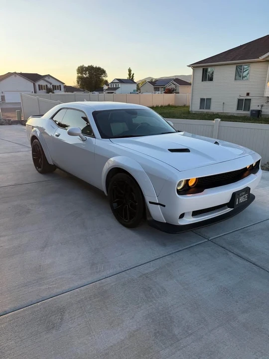 2015 Dodge Challenger SRT8 & 392 3rd Gen - Image 2 of 9