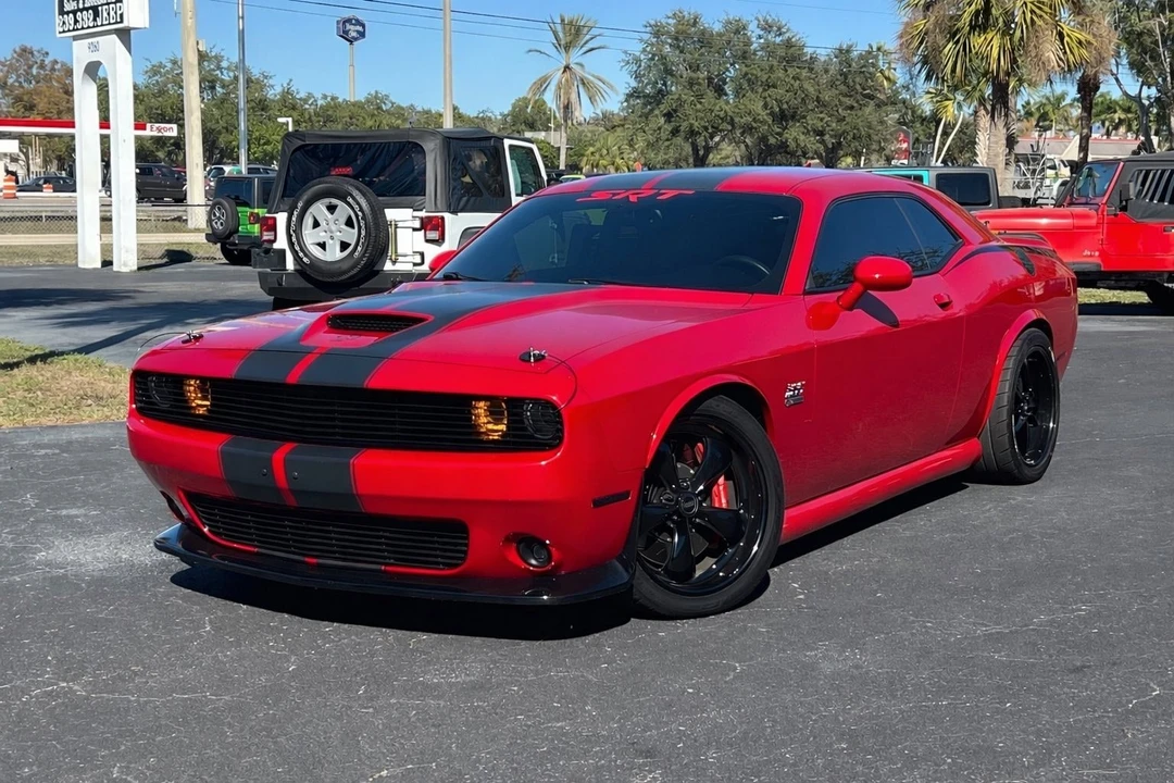 2015 Dodge Challenger SRT8 & 392 3rd Gen - Image 9 of 21