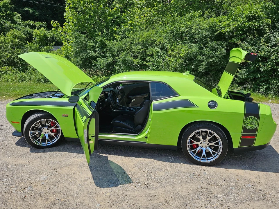 2015 Dodge Challenger SRT8 & 392 3rd Gen - Image 29 of 31