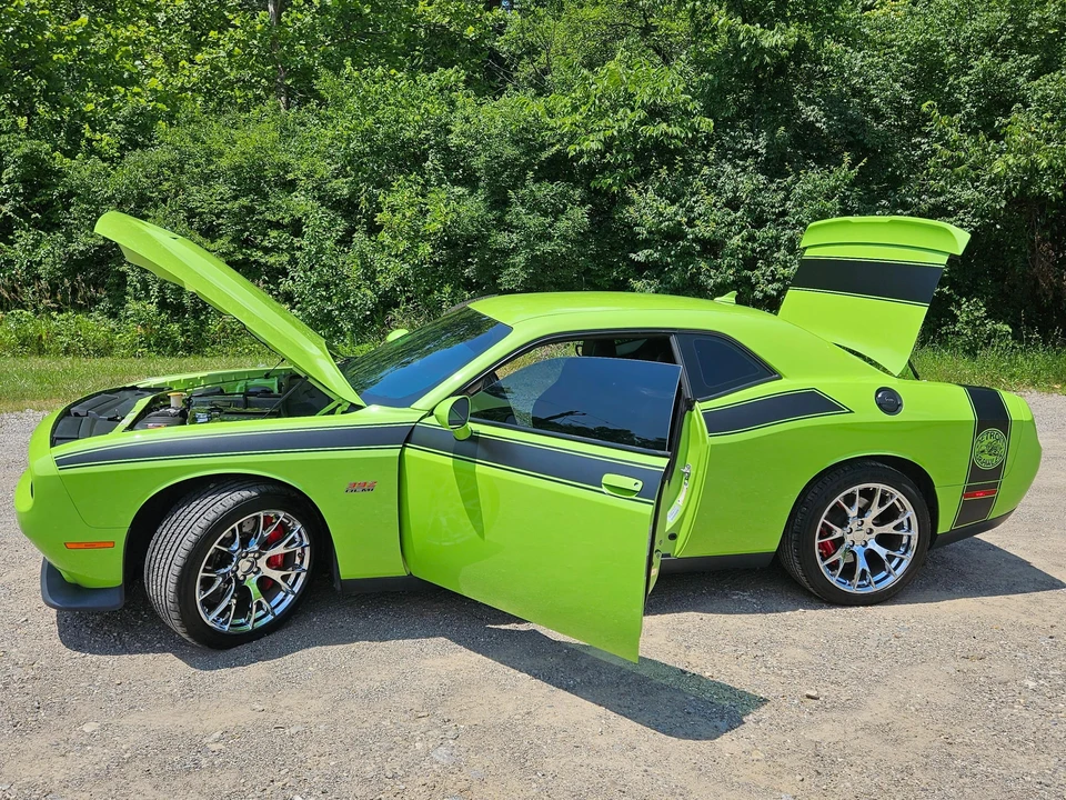 2015 Dodge Challenger SRT8 & 392 3rd Gen - Image 28 of 31