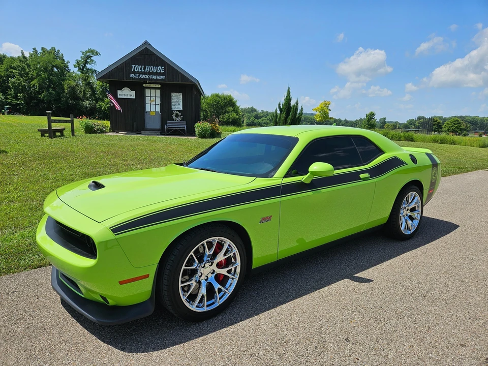 2015 Dodge Challenger SRT8 & 392 3rd Gen - Image 9 of 31