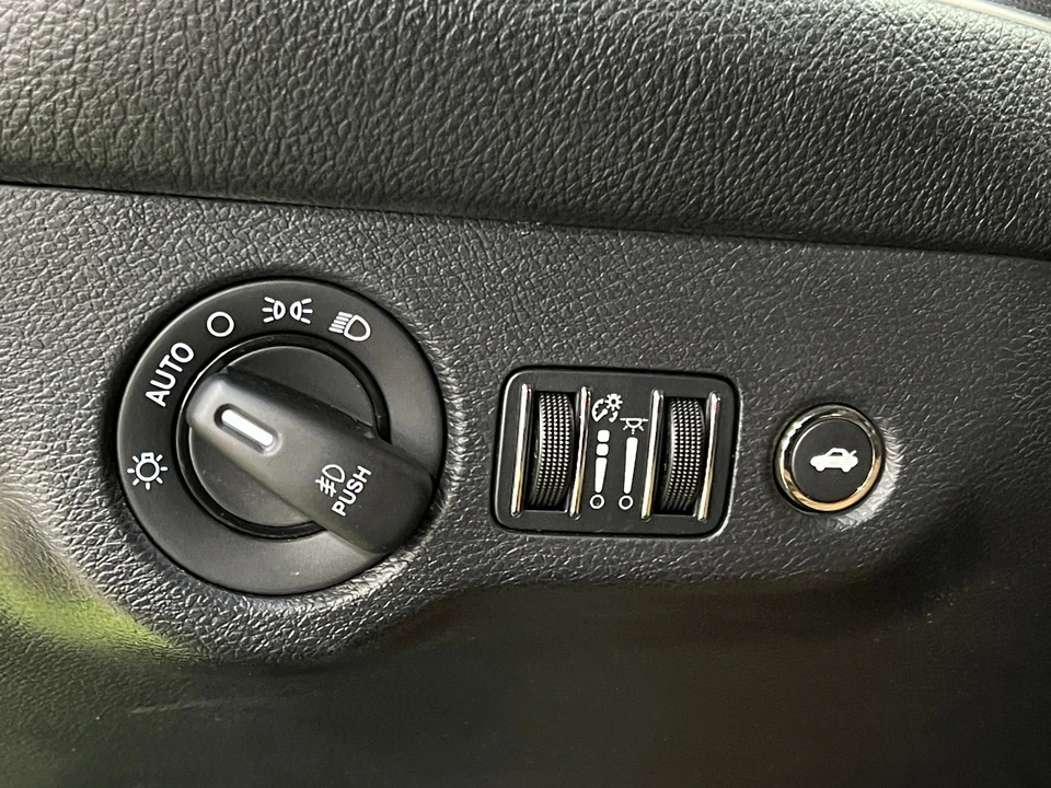 2015 Dodge Challenger SRT8 & 392 3rd Gen - Image 8 of 18