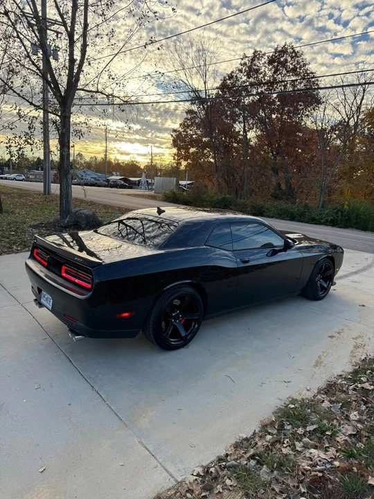 2015 Dodge Challenger SRT8 & 392 3rd Gen - Image 9 of 17