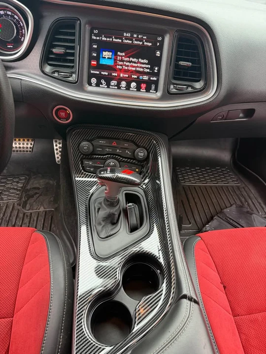 2015 Dodge Challenger SRT8 & 392 3rd Gen - Image 16 of 20