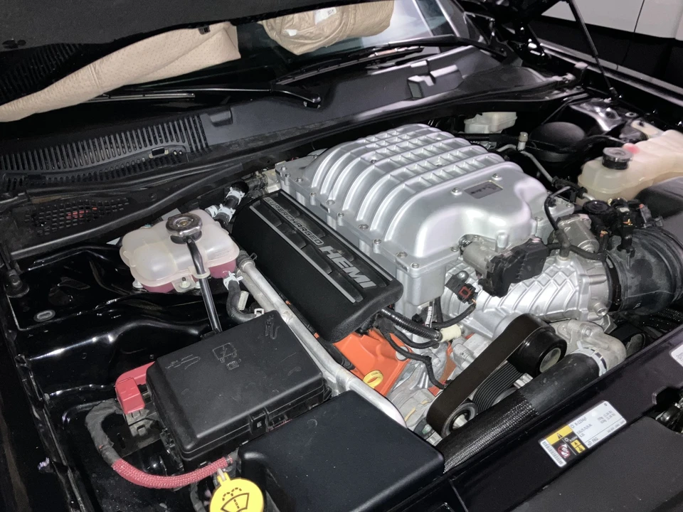 2015 Dodge Challenger SRT Hellcat 3rd Gen - Image 5 of 21