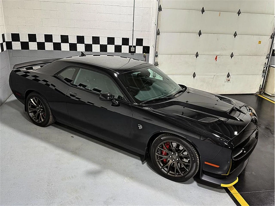 2015 Dodge Challenger SRT Hellcat 3rd Gen - Image 29 of 31