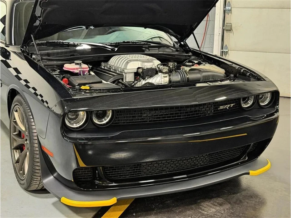 2015 Dodge Challenger SRT Hellcat 3rd Gen - Image 10 of 31