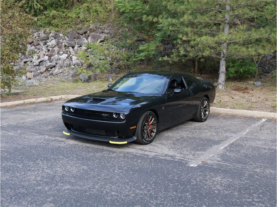 2015 Dodge Challenger SRT Hellcat 3rd Gen - Image 26 of 31