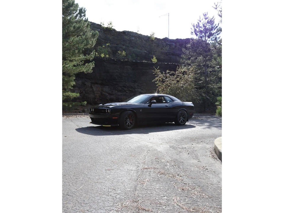 2015 Dodge Challenger SRT Hellcat 3rd Gen - Image 22 of 31