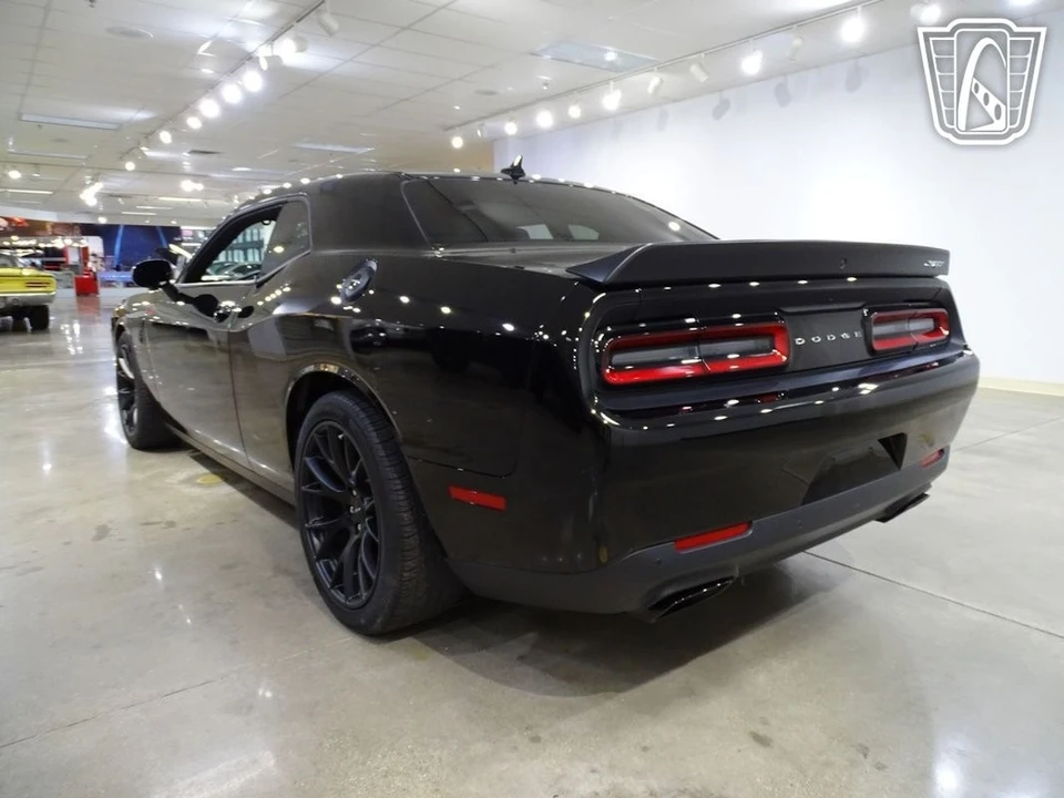 2015 Dodge Challenger SRT Hellcat 3rd Gen - Image 11 of 12