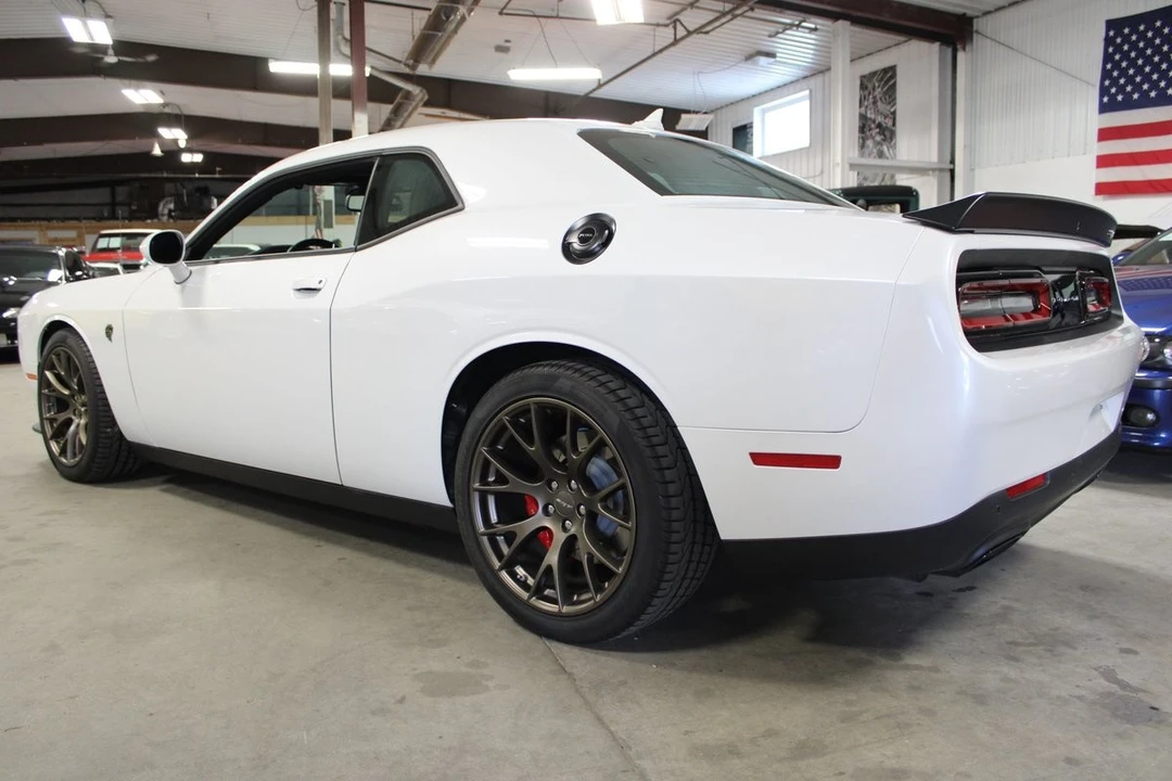 2015 Dodge Challenger SRT Hellcat 3rd Gen - Image 4 of 12