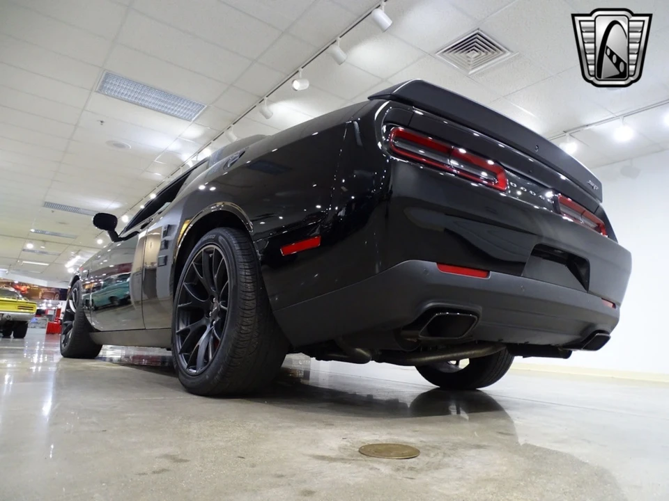 2015 Dodge Challenger SRT Hellcat 3rd Gen - Image 5 of 12