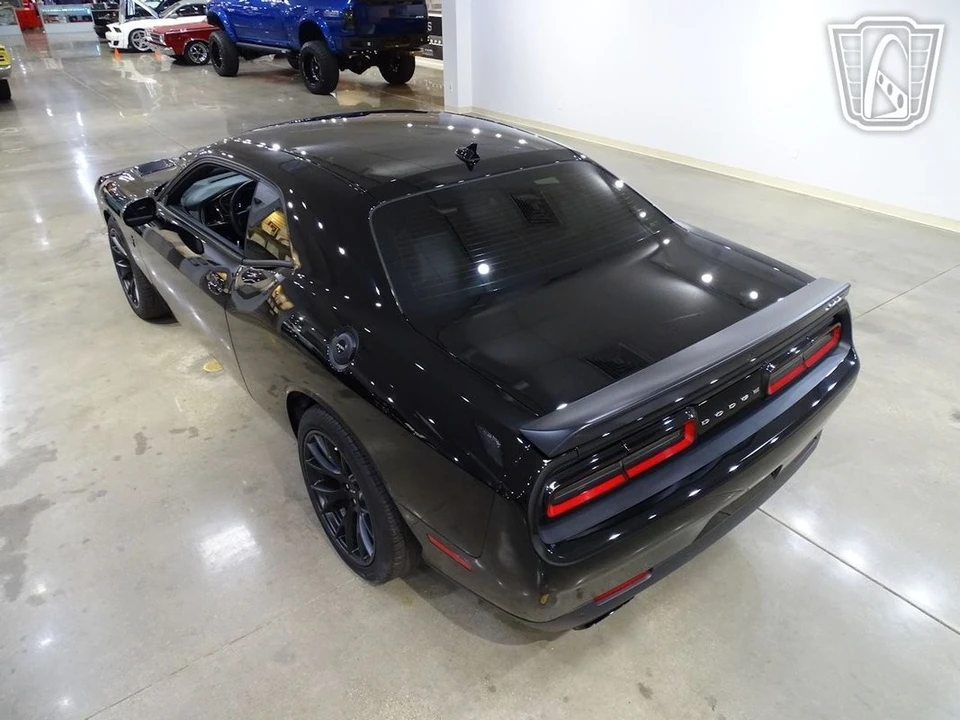 2015 Dodge Challenger SRT Hellcat 3rd Gen - Image 10 of 12