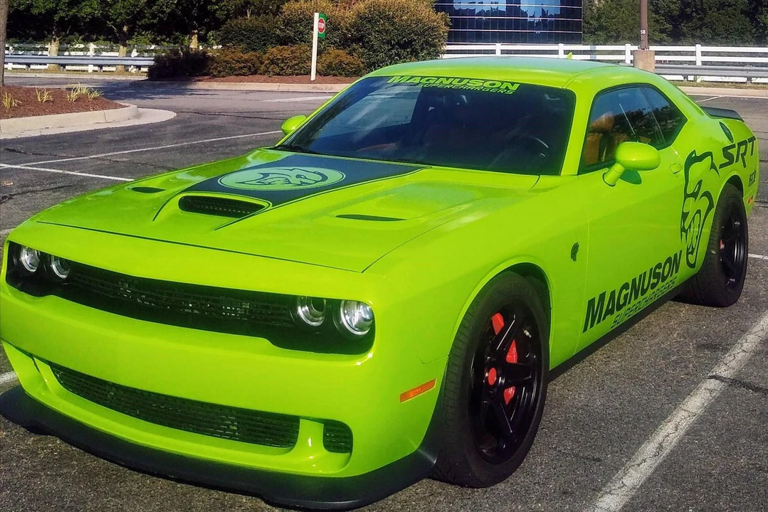 2015 Dodge Challenger SRT Hellcat 3rd Gen - Image 7 of 31