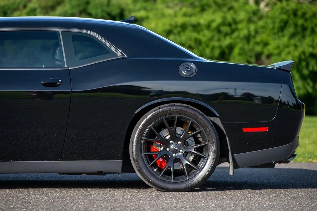 2015 Dodge Challenger SRT Hellcat 3rd Gen - Image 27 of 31