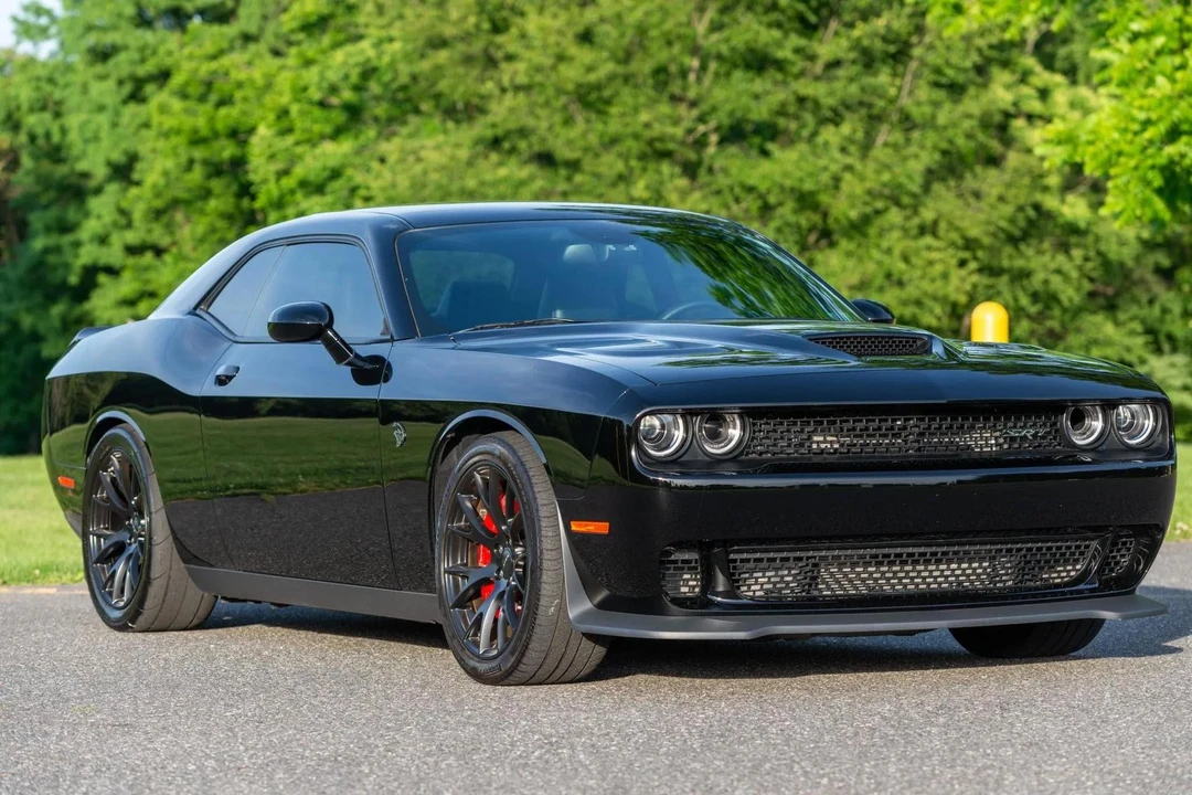 2015 Dodge Challenger SRT Hellcat 3rd Gen - Image 11 of 31