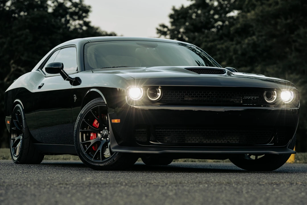 2015 Dodge Challenger SRT Hellcat 3rd Gen - Image 12 of 31