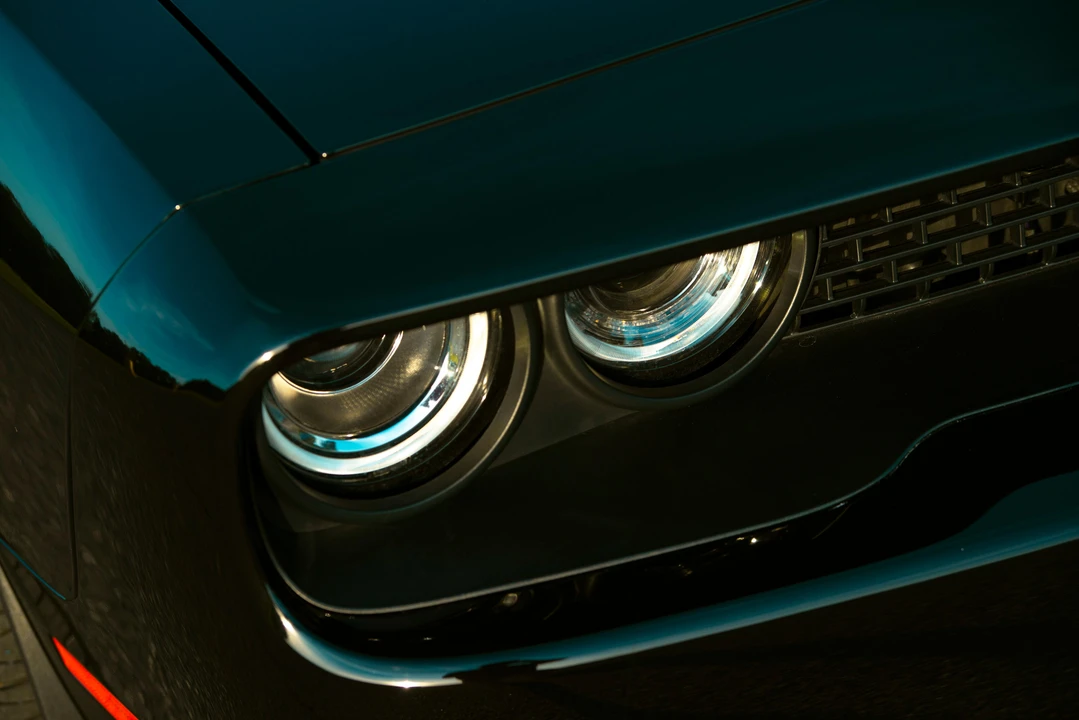 2015 Dodge Challenger SRT Hellcat 3rd Gen - Image 13 of 31