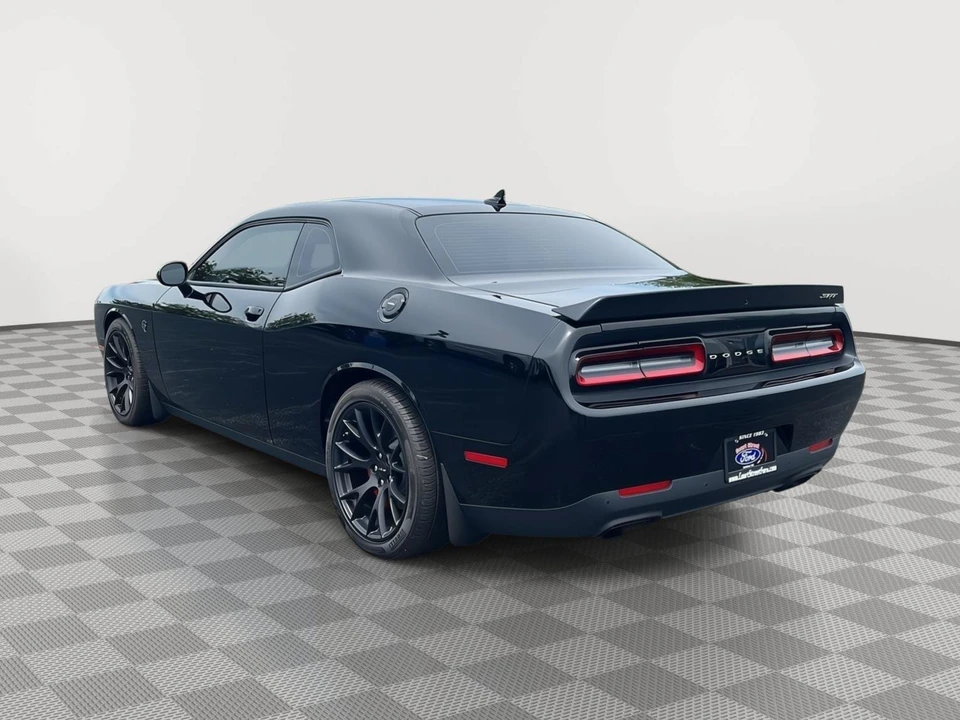 2015 Dodge Challenger SRT Hellcat 3rd Gen - Image 7 of 31