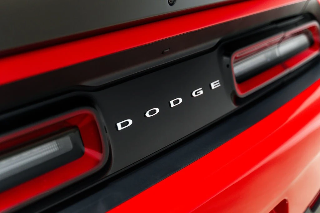 2015 Dodge Challenger SRT Hellcat 3rd Gen - Image 10 of 21