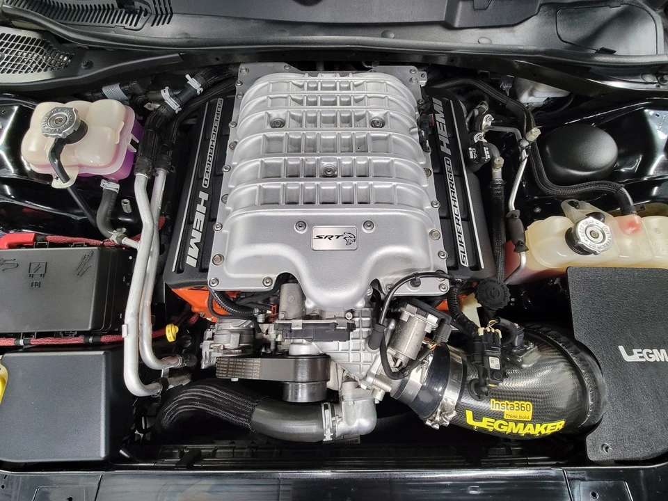 2015 Dodge Challenger SRT Hellcat 3rd Gen - Image 3 of 12
