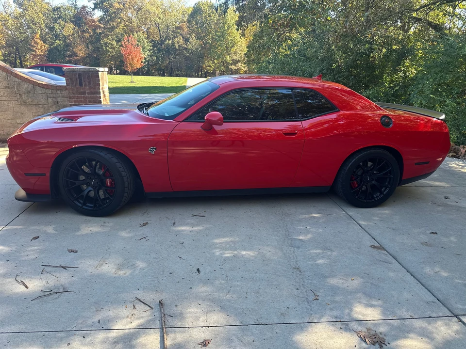 2015 Dodge Challenger SRT Hellcat 3rd Gen - Image 8 of 30