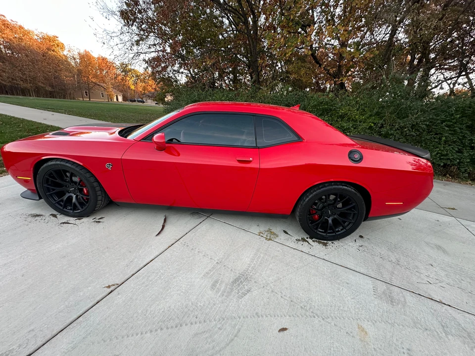 2015 Dodge Challenger SRT Hellcat 3rd Gen - Image 10 of 30
