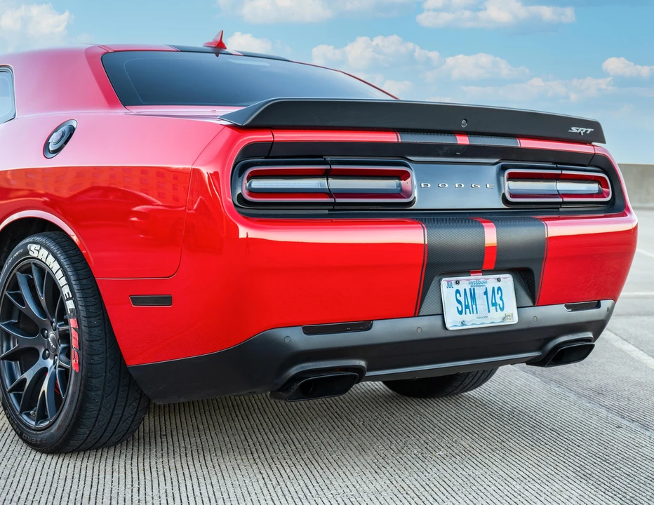 2015 Dodge Challenger SRT Hellcat 3rd Gen - Image 25 of 30