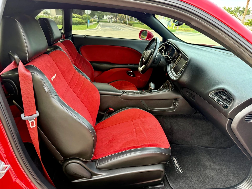 2015 Dodge Challenger SRT Hellcat 3rd Gen - Image 19 of 31