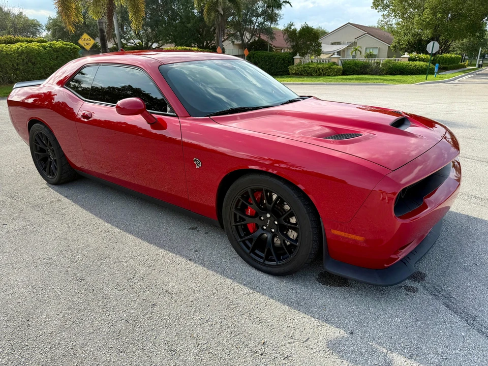 2015 Dodge Challenger SRT Hellcat 3rd Gen - Image 8 of 31