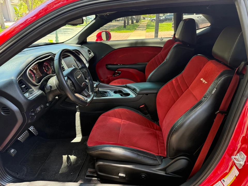 2015 Dodge Challenger SRT Hellcat 3rd Gen - Image 17 of 31