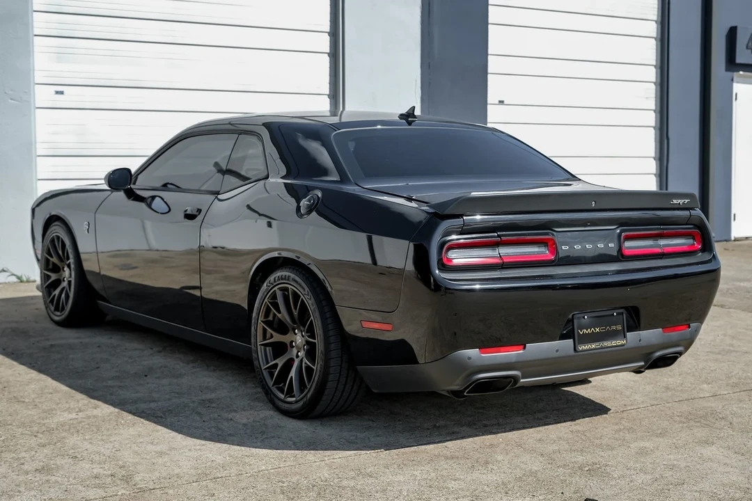2015 Dodge Challenger SRT Hellcat 3rd Gen - Image 10 of 21