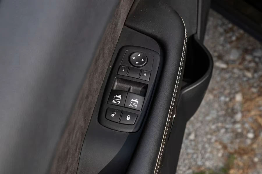 2015 Dodge Challenger SRT Hellcat 3rd Gen - Image 23 of 31