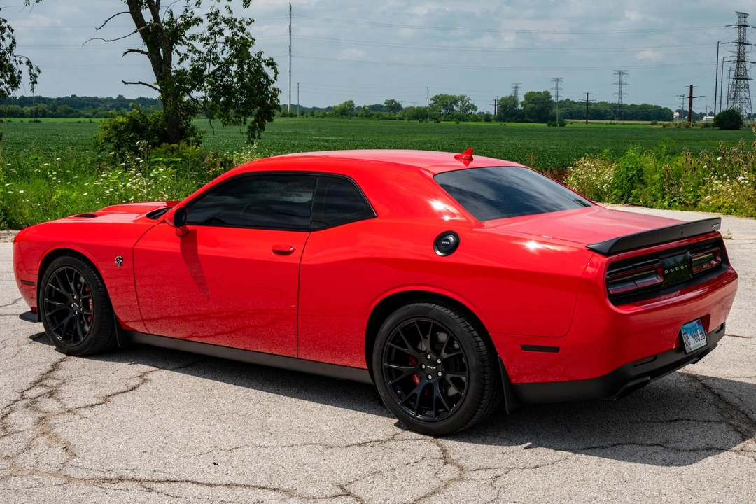 2015 Dodge Challenger SRT Hellcat 3rd Gen - Image 9 of 31