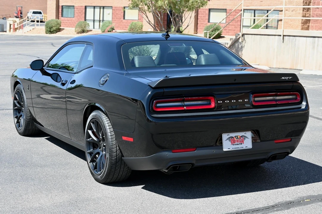 2015 Dodge Challenger SRT Hellcat 3rd Gen - Image 9 of 21