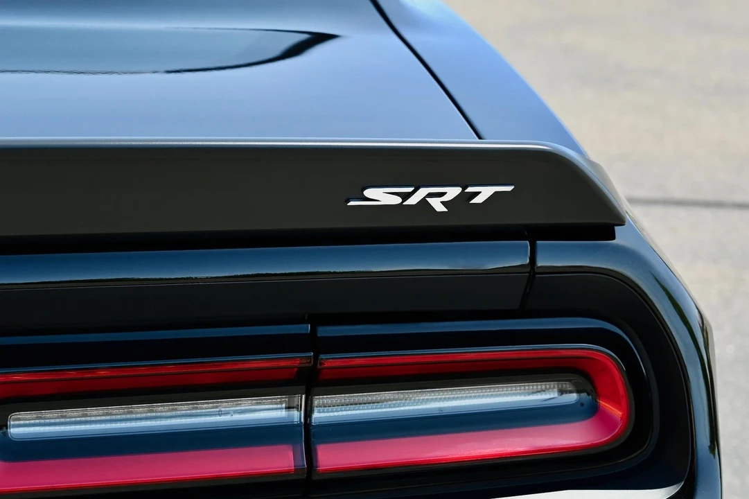 2015 Dodge Challenger SRT Hellcat 3rd Gen - Image 12 of 21