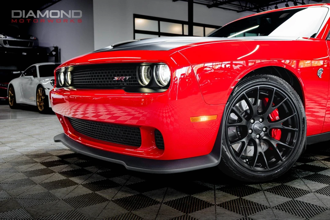 2015 Dodge Challenger SRT Hellcat 3rd Gen - Image 10 of 31