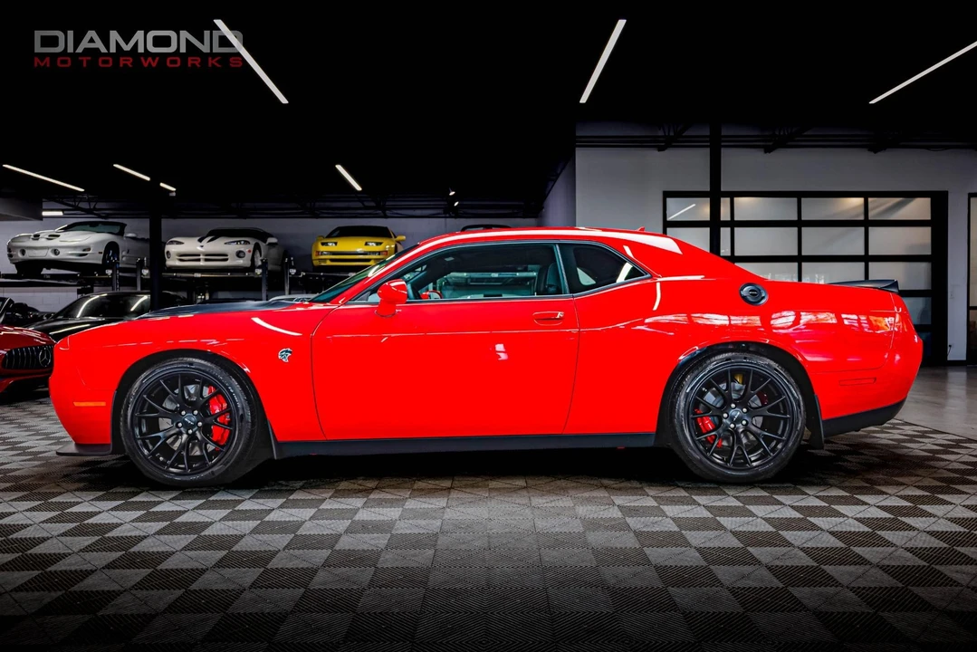 2015 Dodge Challenger SRT Hellcat 3rd Gen - Image 12 of 31