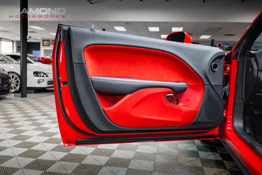 2015 Dodge Challenger SRT Hellcat 3rd Gen - Image 13 of 31