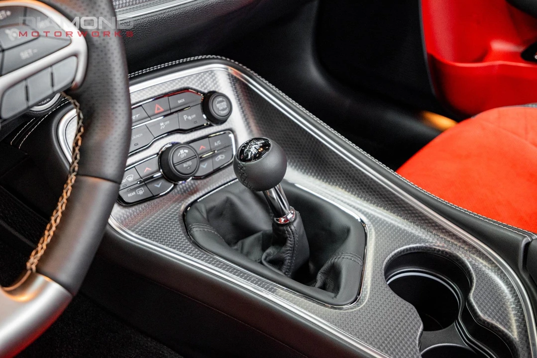2015 Dodge Challenger SRT Hellcat 3rd Gen - Image 15 of 31