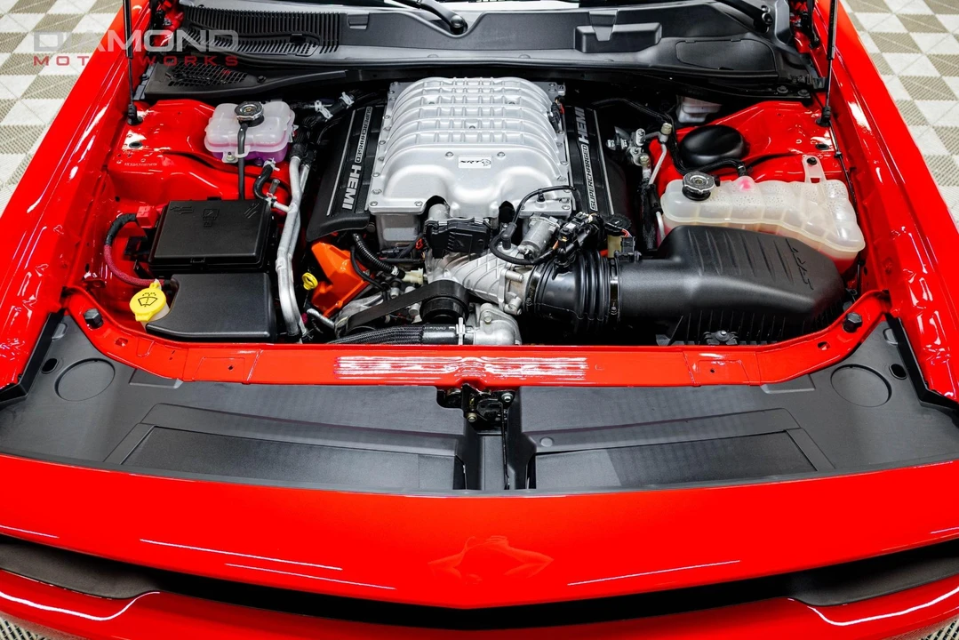 2015 Dodge Challenger SRT Hellcat 3rd Gen - Image 19 of 31