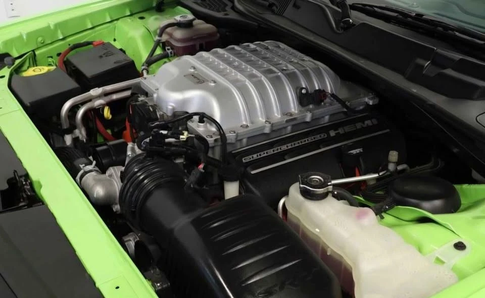 2015 Dodge Challenger SRT Hellcat 3rd Gen - Image 18 of 19