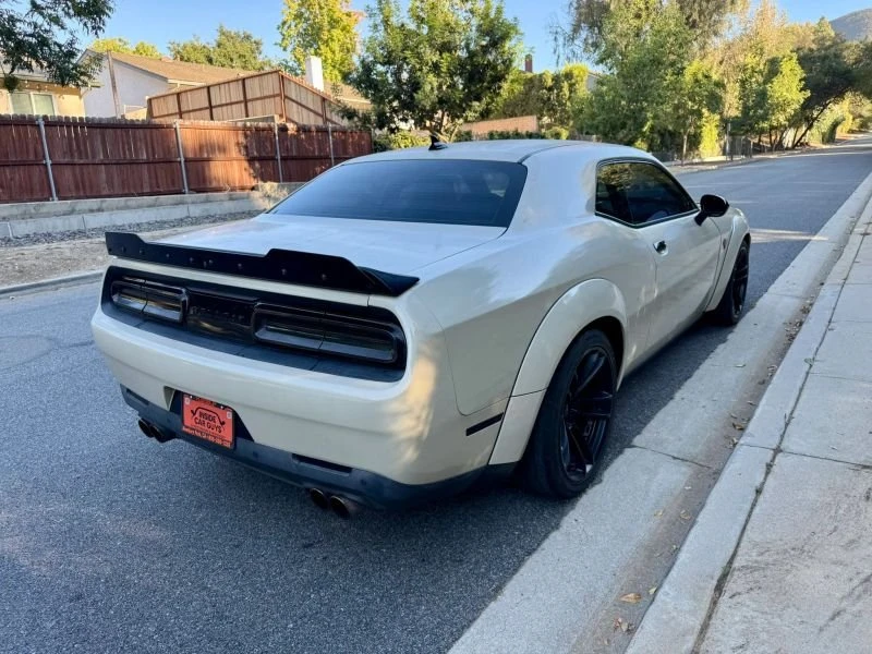 2015 Dodge Challenger SRT Hellcat 3rd Gen - Image 8 of 20