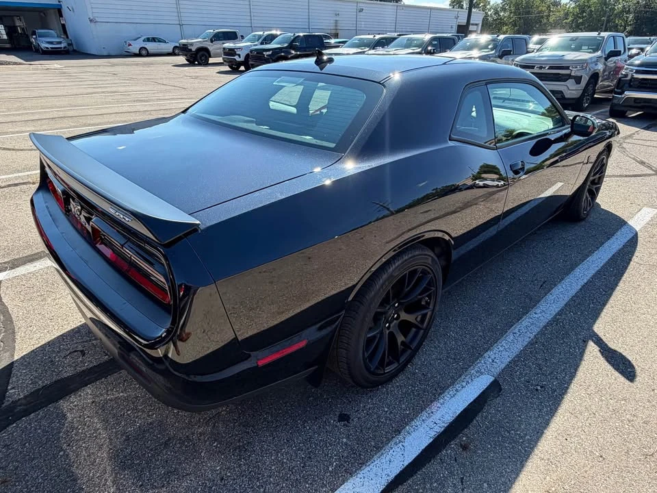 2015 Dodge Challenger SRT Hellcat 3rd Gen - Image 10 of 17