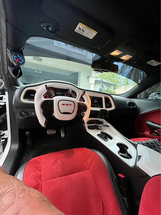 2015 Dodge Challenger SRT Hellcat 3rd Gen - Image 7 of 11