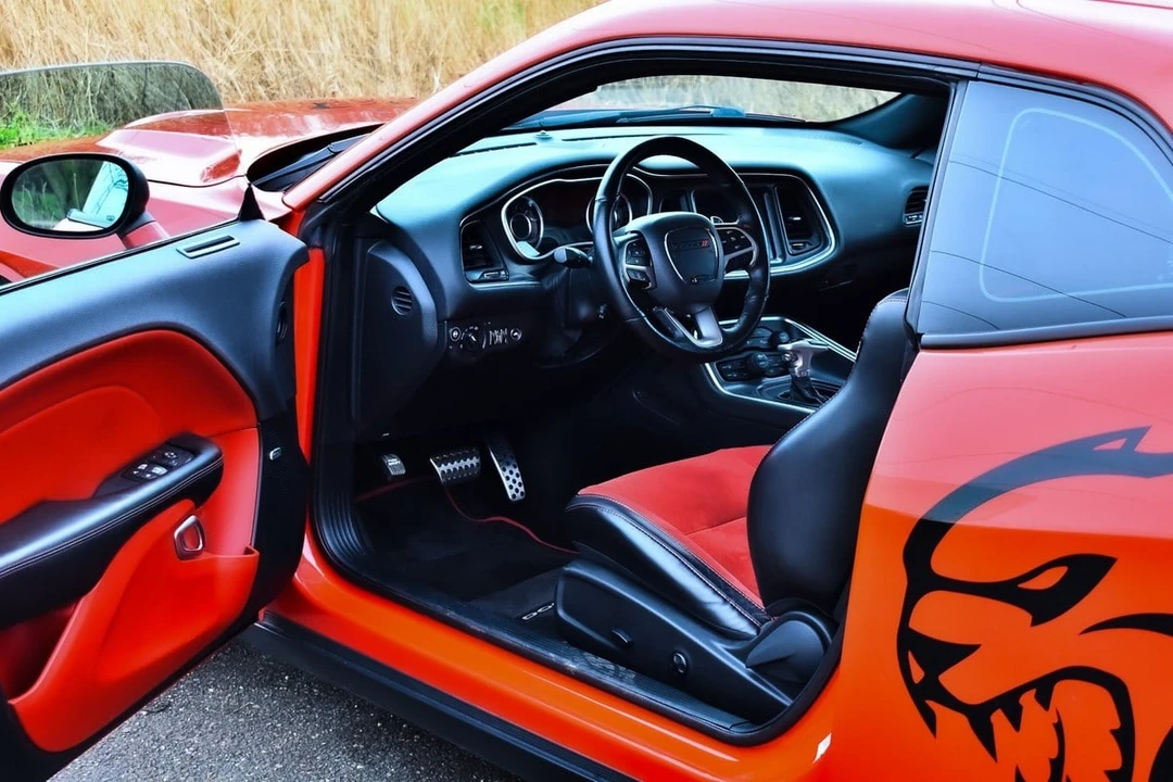 2015 Dodge Challenger SRT8 & 392 3rd Gen - Image 28 of 31