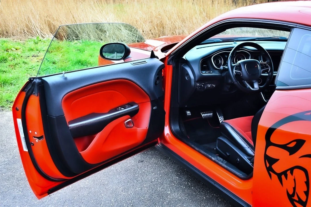 2015 Dodge Challenger SRT8 & 392 3rd Gen - Image 27 of 31