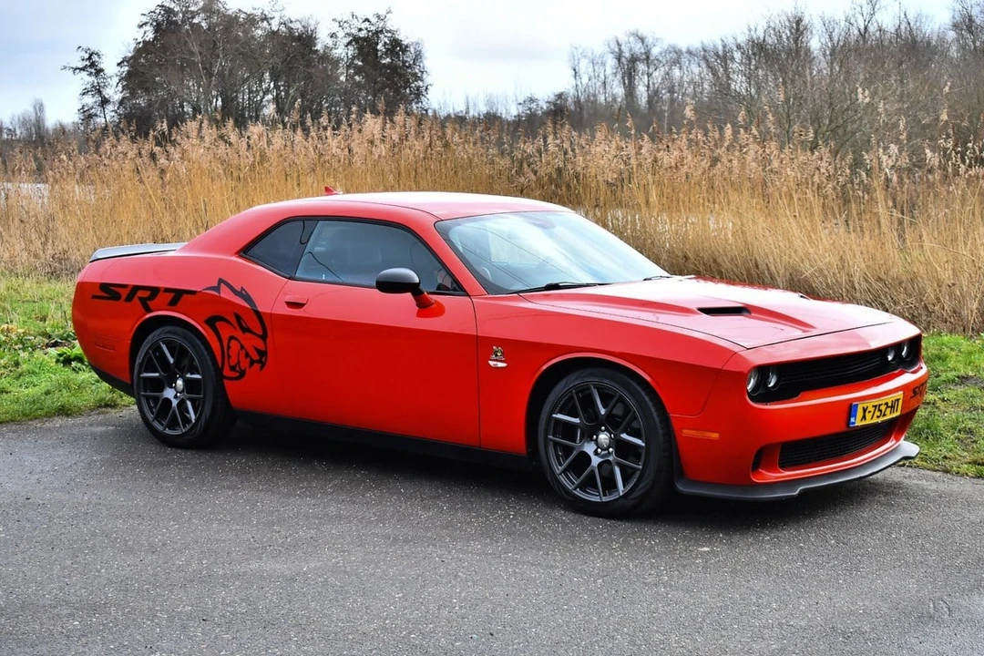 2015 Dodge Challenger SRT8 & 392 3rd Gen - Image 9 of 31