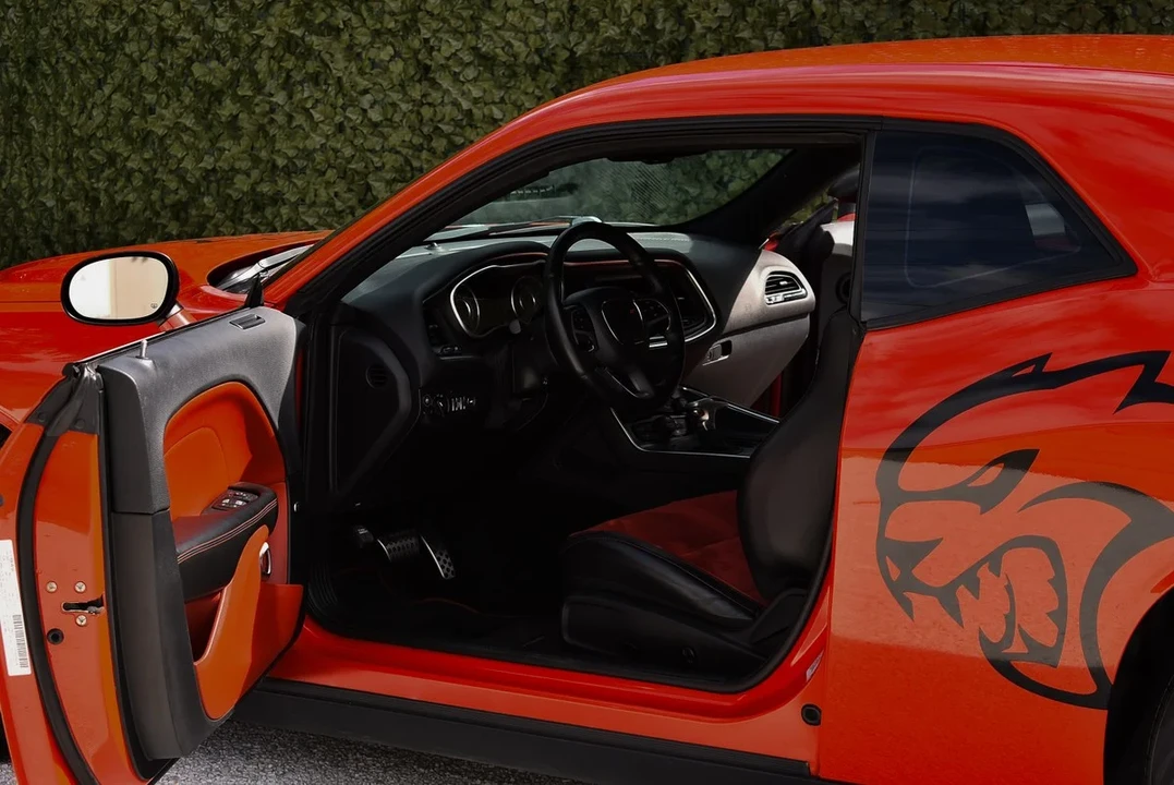 2015 Dodge Challenger SRT8 & 392 3rd Gen - Image 26 of 31
